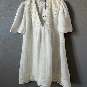 New Zara Women's Lined Embroidered V-Neck Tunic